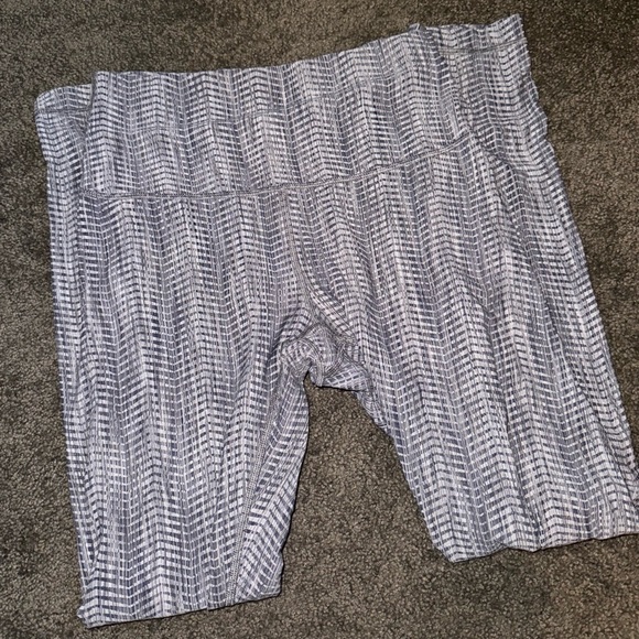 Lululemon leggings - Picture 2 of 5